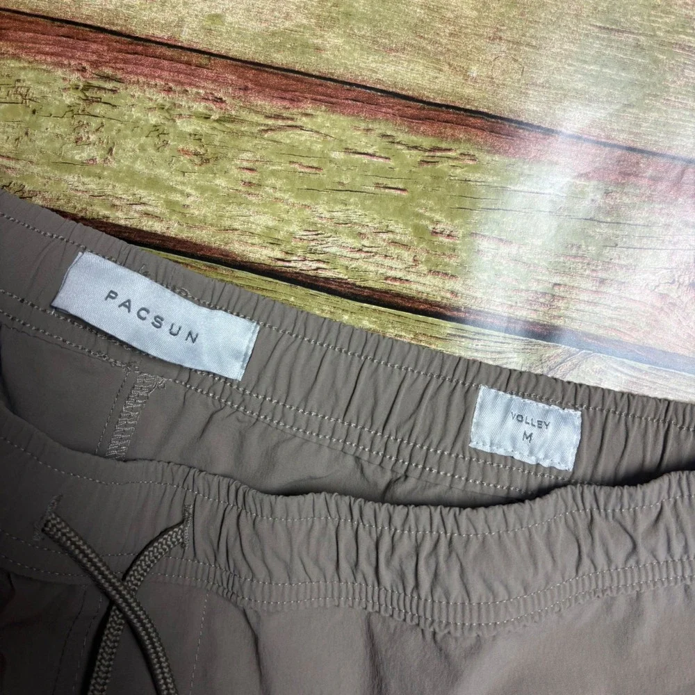 PacSun Taupe Brown Tactical Indie Utility Cargo Volley Shorts Size M Gorpcore